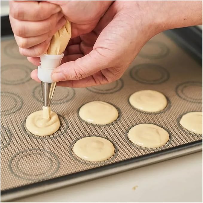 1 Piece Silicone Baking Mat Non Stick Heat Resistant Oven Liner Sheet for Cookie Macaron Bread Tool(Red 42x29.5cm)