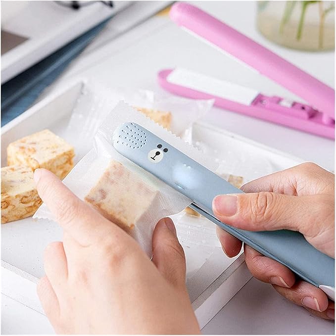 Mini Handheld Heat with Power Cable for Food Storage Vacuum Sealer Bag Chip Plastic Bags Vakum Machine (Blue，Purple)