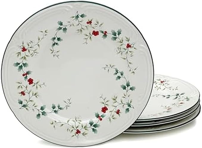 Pfaltzgraff Winterberry 10-1/2-Inch Dinner Plates, Set of 4, White