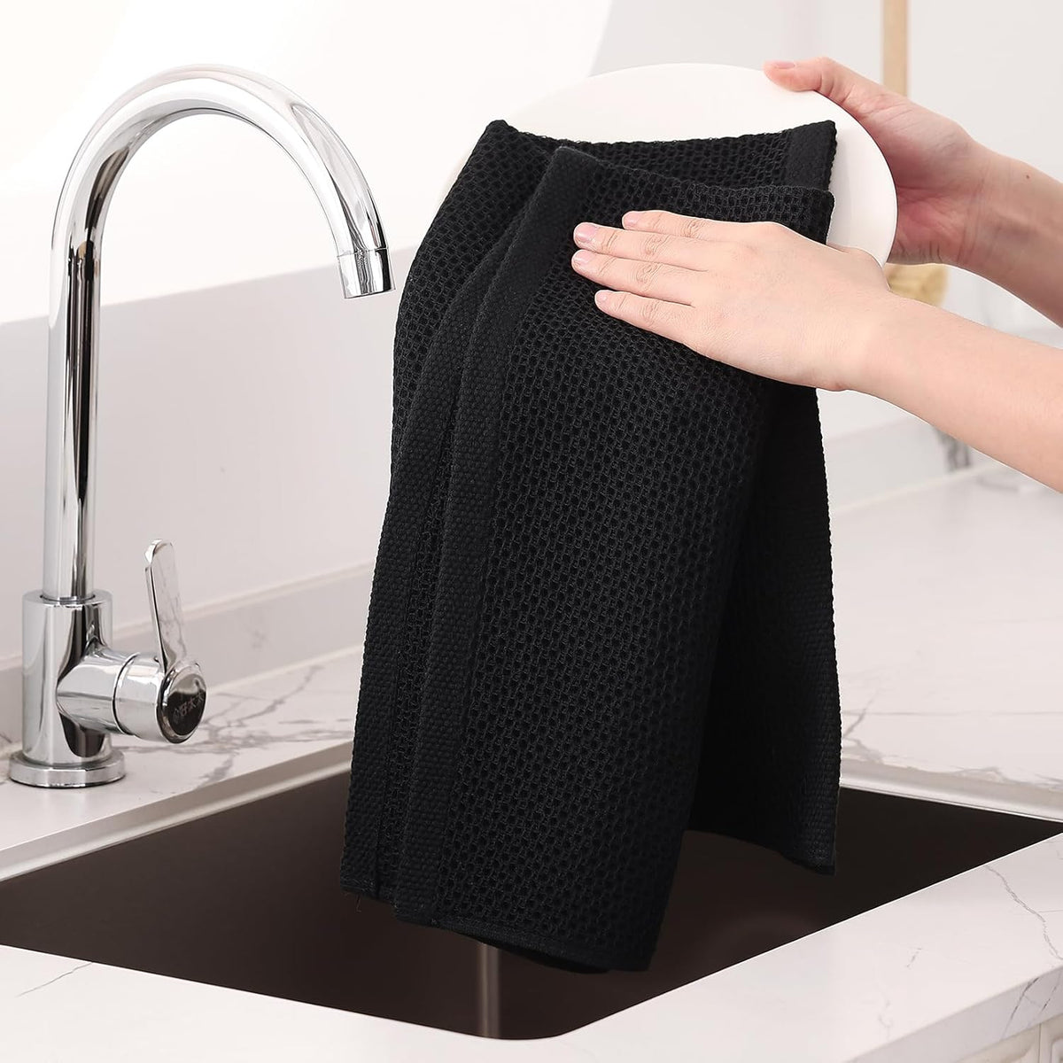 Homaxy 100% Cotton Oversized Waffle Weave Kitchen Dish Towels, Ultra Soft Absorbent Quick Drying Cleaning Towel, 20 x 28 Inches, 4-Pack, Black