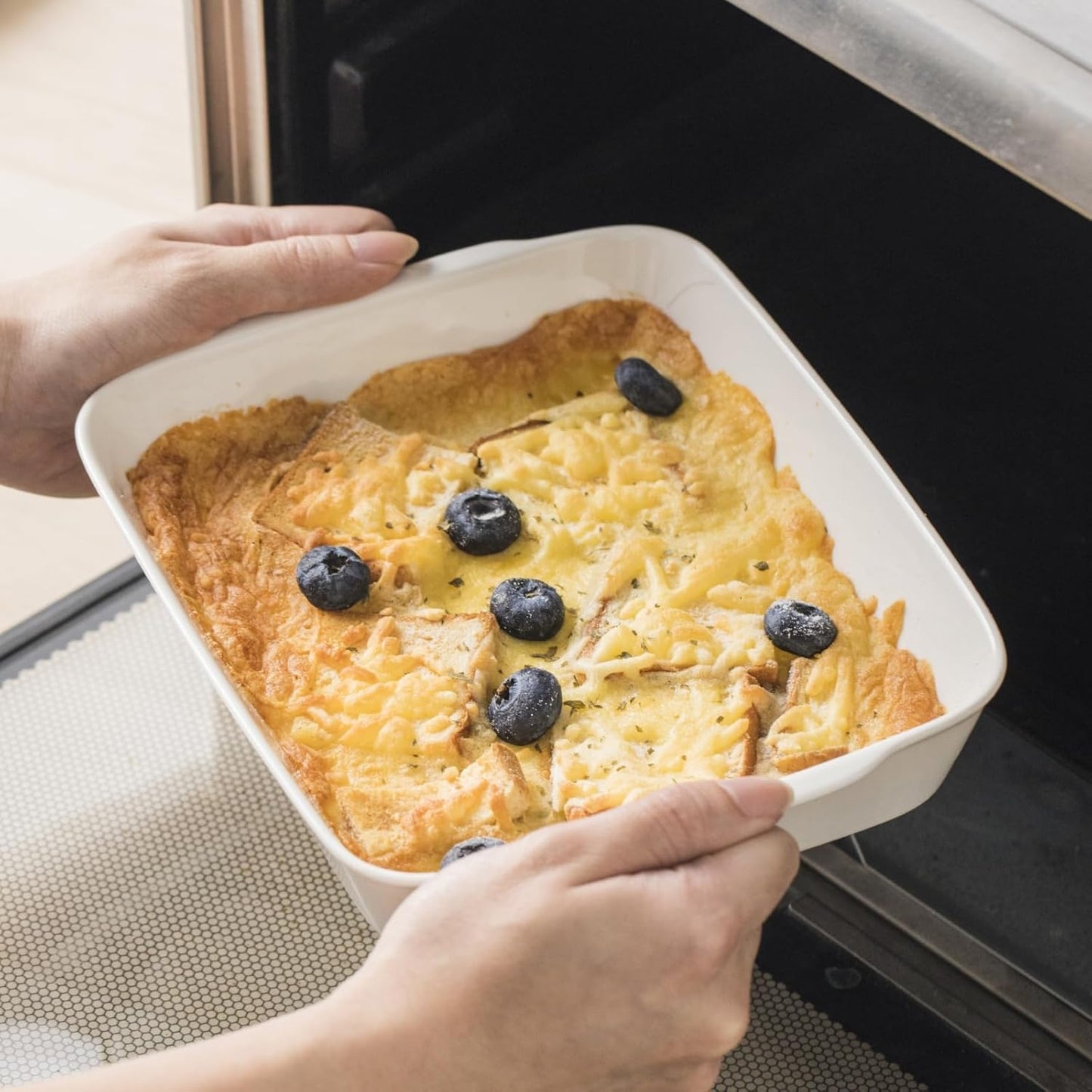 4.2 QT White Casserole Dishes for Oven, Baking dishes with Roasting Racks, Rectangular Lasagna Pan with Handles for Baking, Ceramic Baking Pan, Microwave Oven Safe
