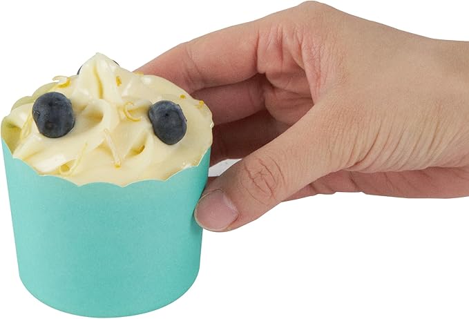 Restaurantware Baking Cups 200 Pack of 6 oz Paper Cupcake Liners Greaseproof Scalloped Oven-Safe Elegant Dessert Muffin Cups Disposable for Parties