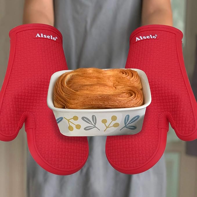Alselo Oven Mitts Heat Resistant Silicone Kitchen Gloves for 550 Degrees with Waterproof and Non-Silp, Set of 2 Oven Gloves for Baking Cooking Barbecue Microwave Machine Washable (Red, 2)