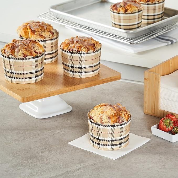Restaurantware Baking Cups 200 Pack of 10 oz Paper Cupcake Liners Greaseproof Scalloped Oven-Safe Elegant Dessert Muffin Cups Disposable for Parties