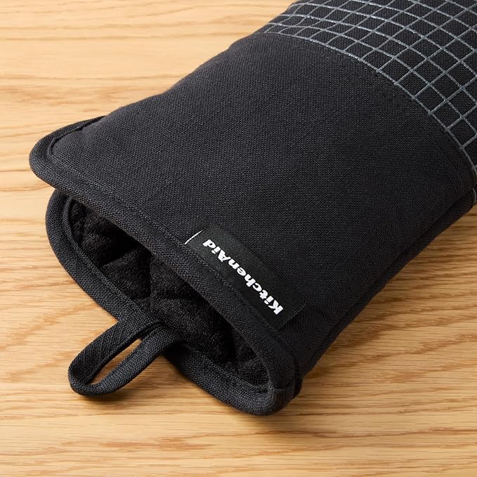 KITCHENAID Gourmet Series Gridlines Oven Mitts 2-Pack Set, Heat Resistant up to 600°F, Soft Silicone Grip, Magnetic Cuff, Matte Black, 7"x14"