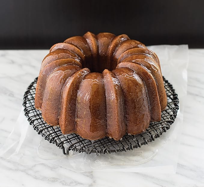 Nordic Ware Original Bundt, 12-Cup, Bronze