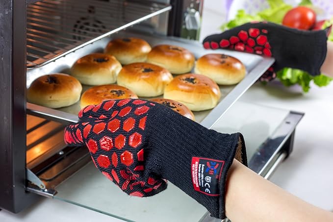 J H Heat Resistant Oven Glove:EN407 Certified 932 °F, 2 Layers Silicone Coating, Oven Mitts for Cooking, Kitchen, Fireplace,Camping, Grilling (Black/Red, Regular Cuff)