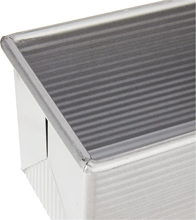 USA Pan Bakeware Pullman Loaf Pan With Cover, 9 x 4 inch, Nonstick & Quick Release Coating, Made in the USA from Aluminized Steel