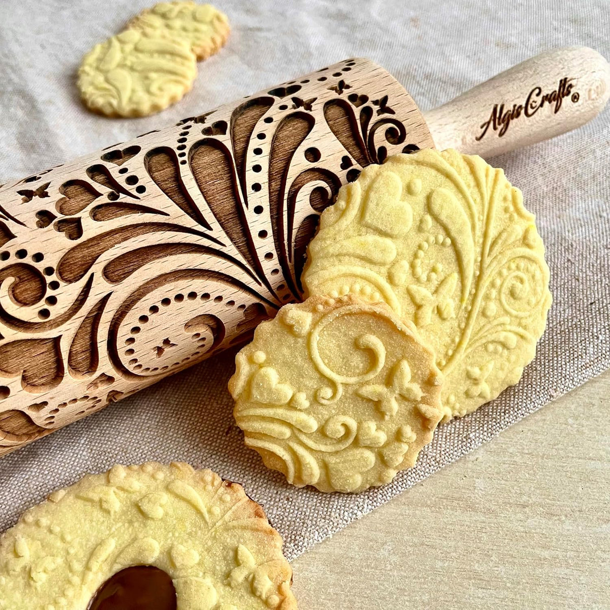ROLLING PIN SPRING WOODDEN EMBOSSING ROLLING PIN with BUTTERFLIES and FLOWERS EMBOSSED COOKIES GIFT FOR MOTHER FRIEND