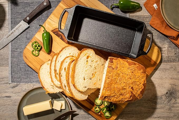 Lodge Seasoned Cast Iron Loaf Pan - Pre-Seasoned Rectangular Cast Iron Bakeware- Even Browning Bread Pan with Easy-Release Finish - PFAS-Free Non-Toxic Cookware - 10 Inches