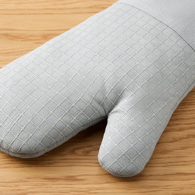 KITCHENAID Gourmet Series Gridlines Oven Mitts 2-Pack Set, Heat Resistant up to 600°F, Soft Silicone Grip, Magnetic Cuff, Matte Grey, 7"x14"