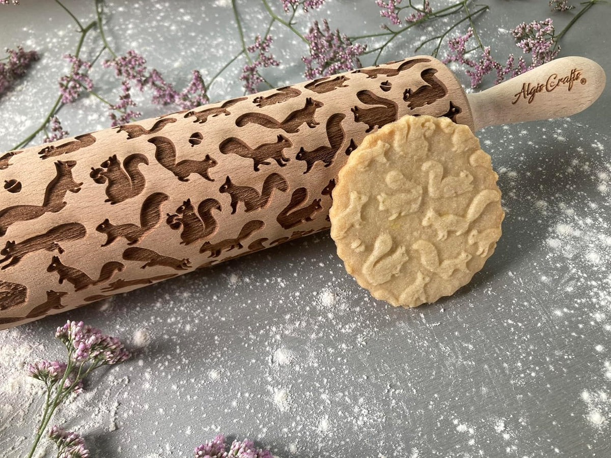 FUNNY SQUIRRELS PATTERN EMBOSSING ROLLING PIN LASER ENGRAVED ROLLING PIN WITH SQUIRRELS for EMBOSSED COOKIES